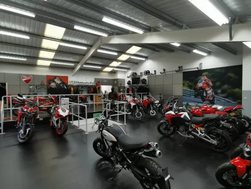showroom-1.jpg