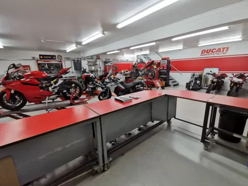 showroom-2.jpg
