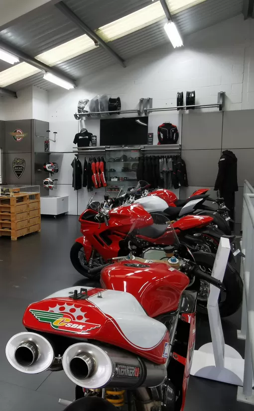 showroom-4.jpg