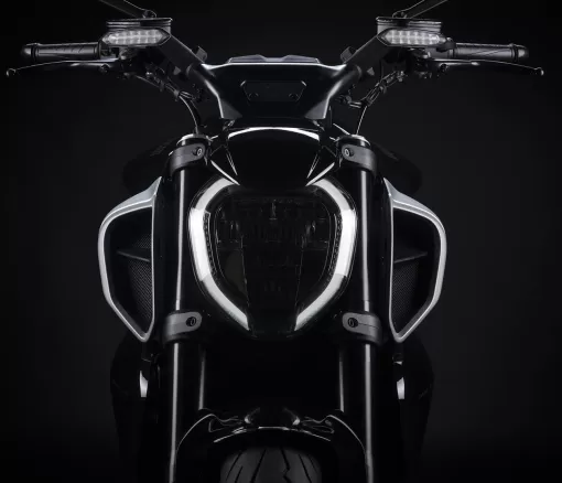 diavel-v4-gallery-6-ziopvbfets.jpg