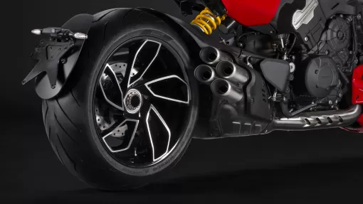 diavel-v4-gallery-7-hnbptpily7.jpg
